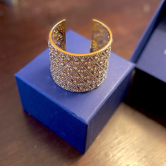 Swarovski DAZZLING CRYSTAL GOLD PLATED CUFF BRACELET - Picture 6 of 6